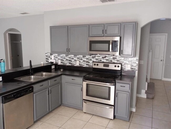 Foto del edificio - 606 Bluebill Ct