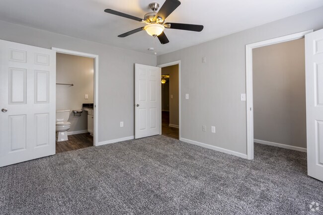 2HAB, 2BA - 1200 ft² - Creekside Apartments