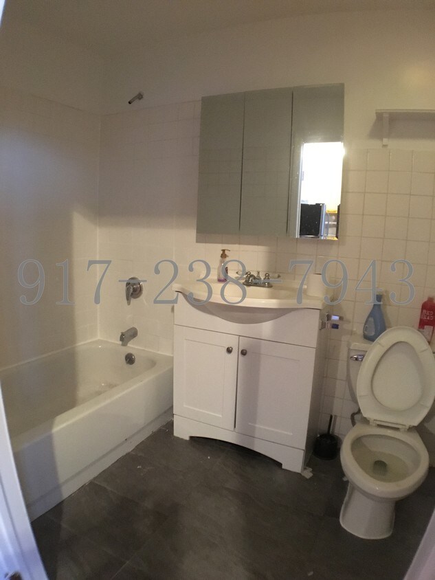 Foto principal - 248 McKibbin St