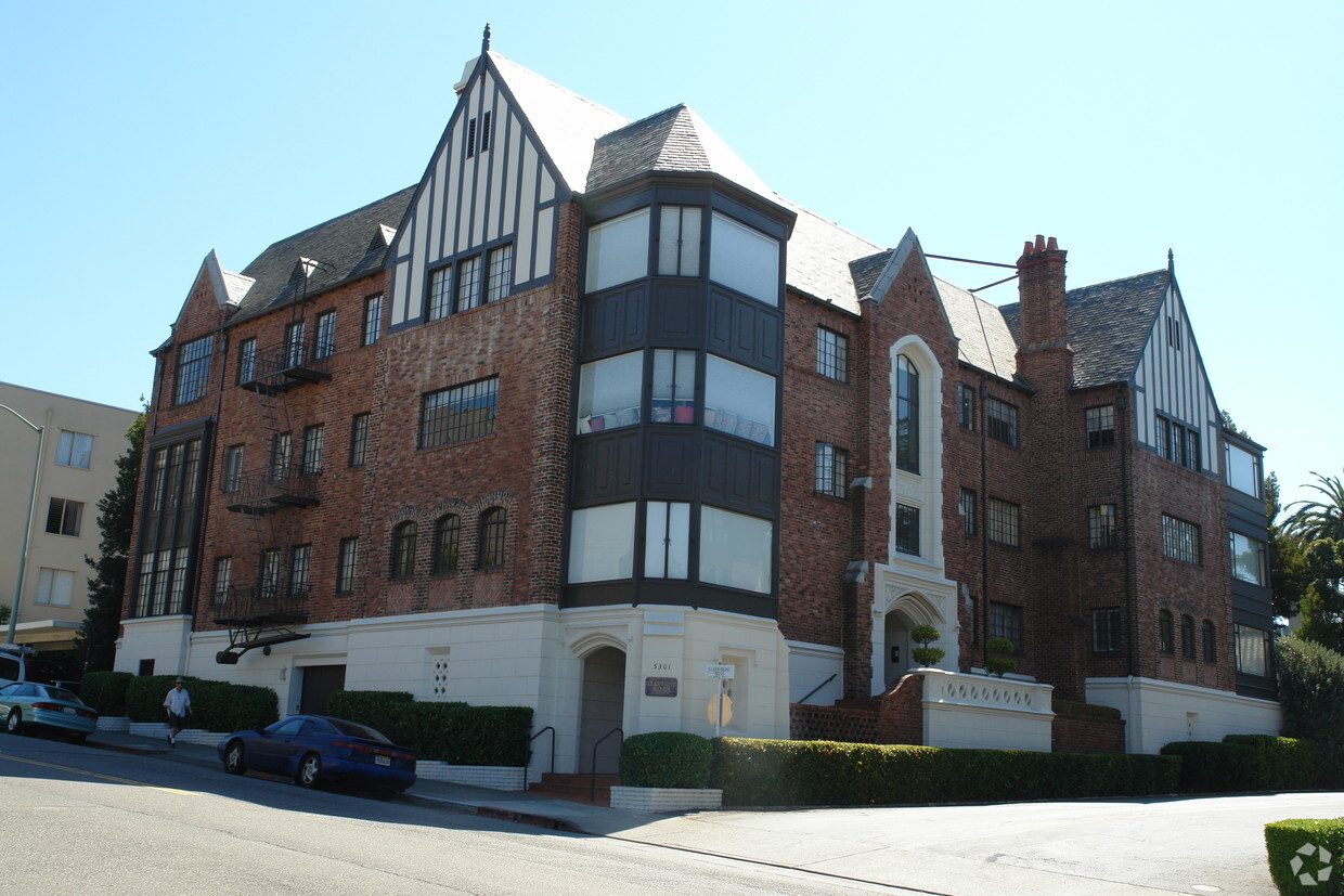 Building Photo - The Terrace