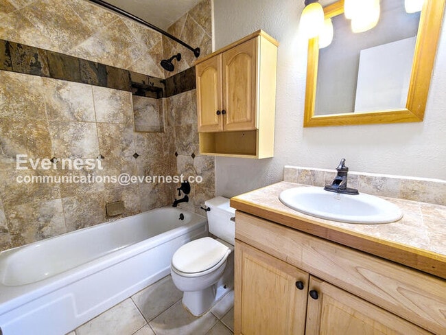 Foto del edificio - 2640 Juniper Ave