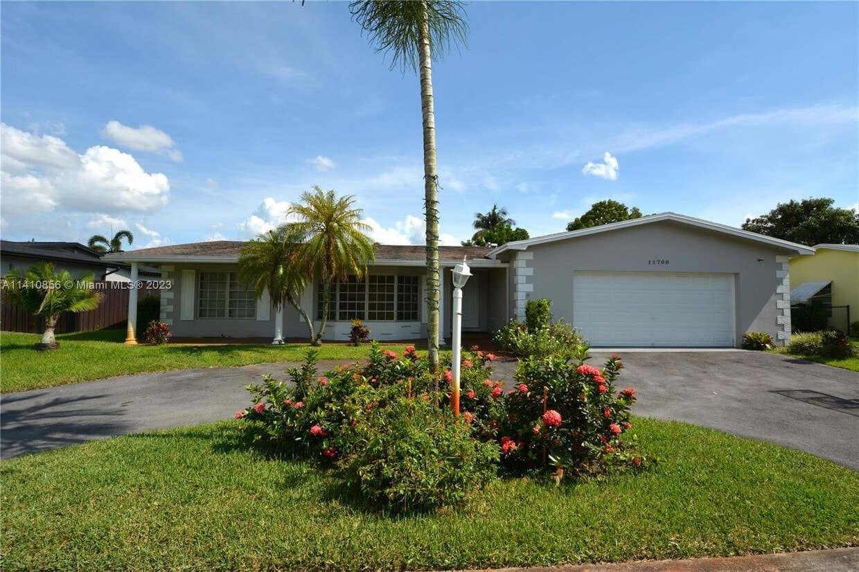 11700 NW 18th St, Pembroke Pines, FL 33026 House Rental in Pembroke