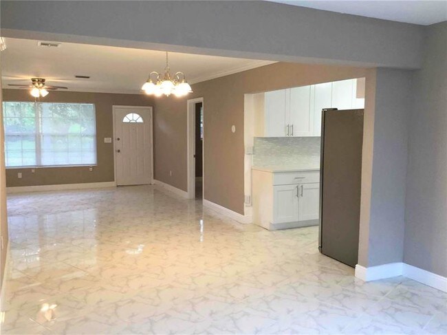 Foto del edificio - 401 SW 68th Blvd
