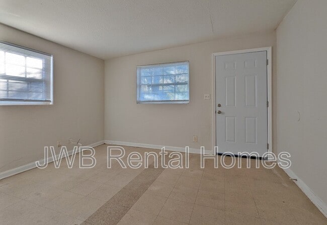 Foto del edificio - 3043 Nolan St