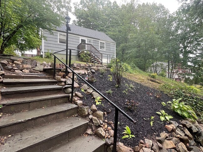 Foto del edificio - 3 Tryon Ave