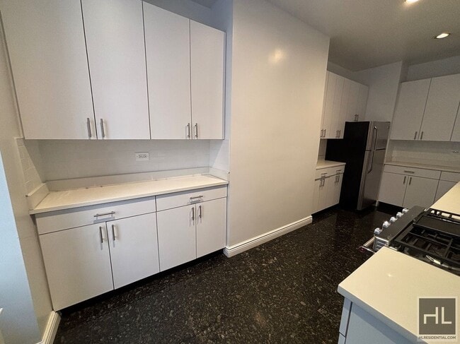 Building Photo - WEST 58 STREET