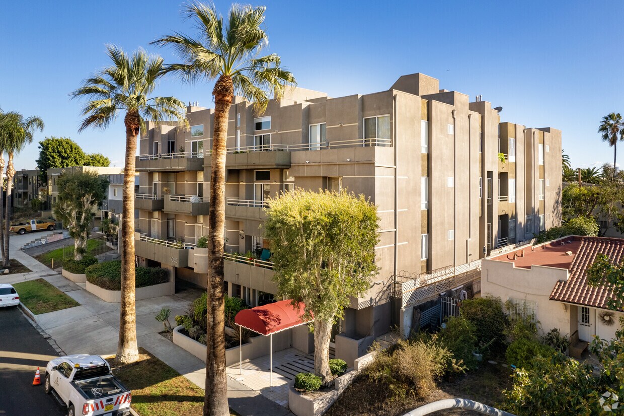 5050 Maplewood Ave, Los Angeles, CA 90004 Apartments in Los Angeles