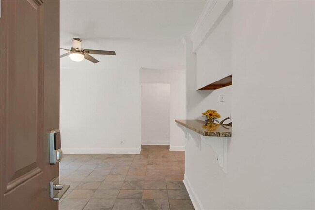 Foto del edificio - 501 Barrington Hills Dr