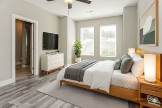 Interior Photo - Cannondale Court