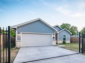 Building Photo - 3638 Lydia St