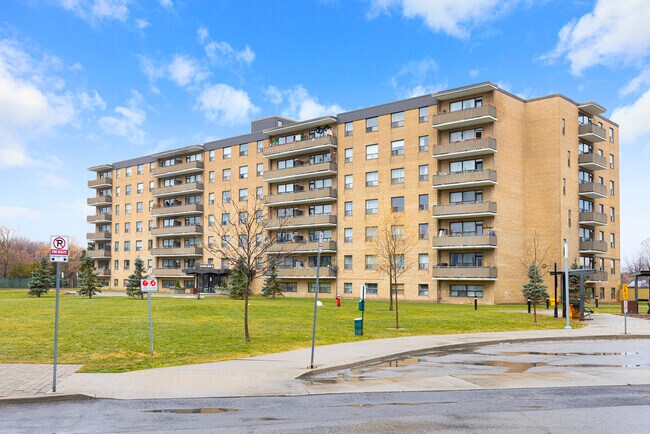 Photo du bâtiment - Esther Lorrie Apartments