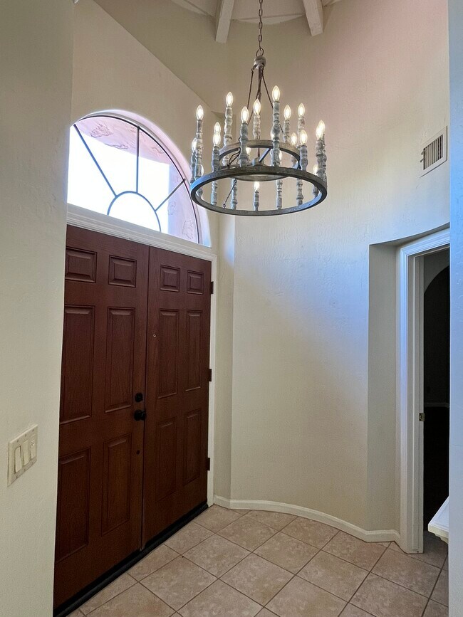 Foto del edificio - 7955 E Chaparral Rd