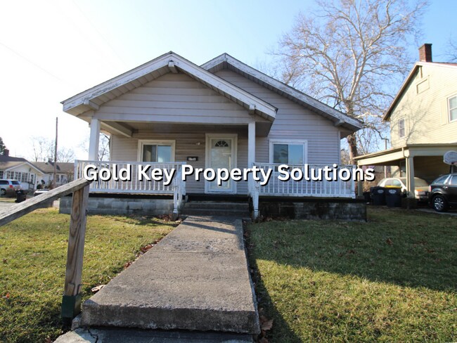 Building Photo - Remodeled 3 BR 1 BA House with Huge Bonus ...