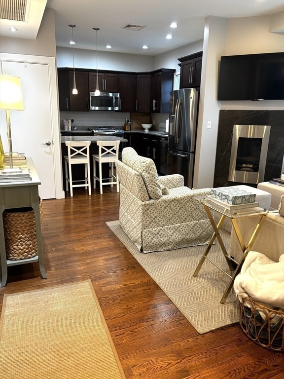 Foto del edificio - 177 E St