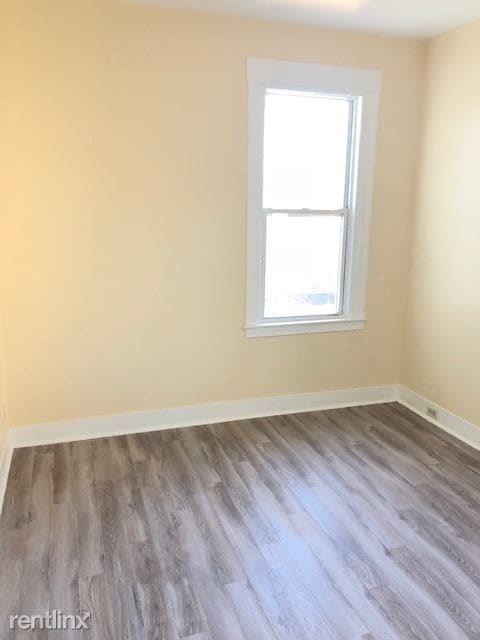 Building Photo - 3 br, 1 bath  - 11 Truman St Fl 2