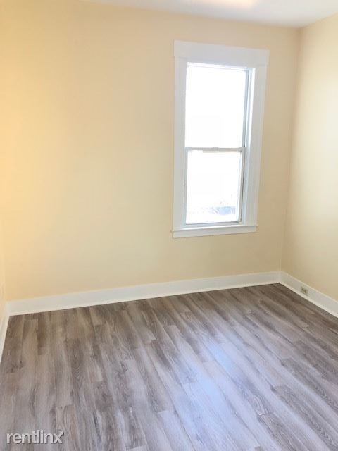 Foto del edificio - 3 br, 1 bath  - 11 Truman St Fl 2