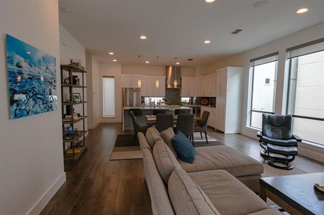 Foto del edificio - 4925 Camdale Ct