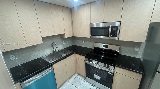 Building Photo - 10295 SW 137th Pl