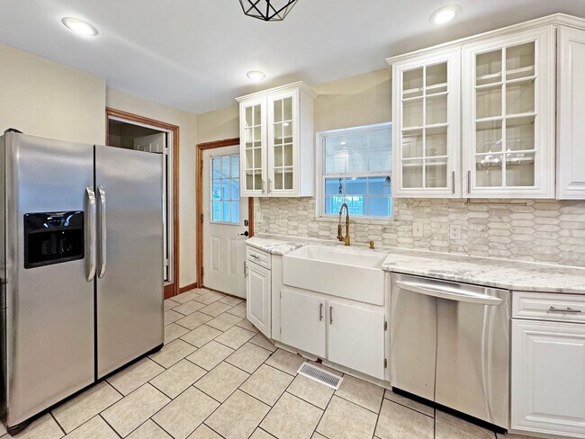 Foto del edificio - Cozy Vibes, 2 bedroom duplex, pet friendly!!!!