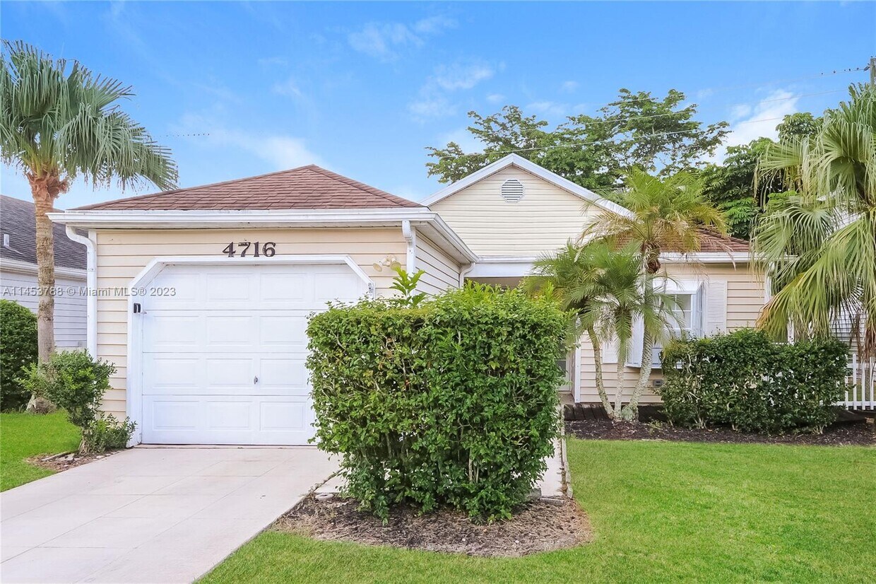 4716 Lakeside Cir, West Palm Beach, FL 33417 House Rental in West