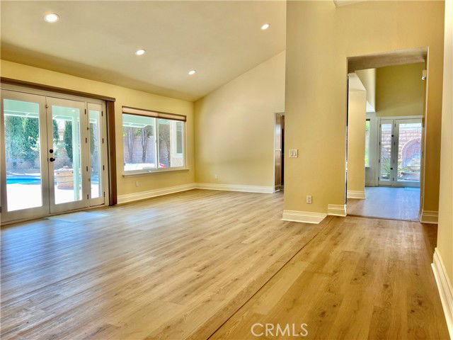 Foto del edificio - 10401 Garden Grove Ave