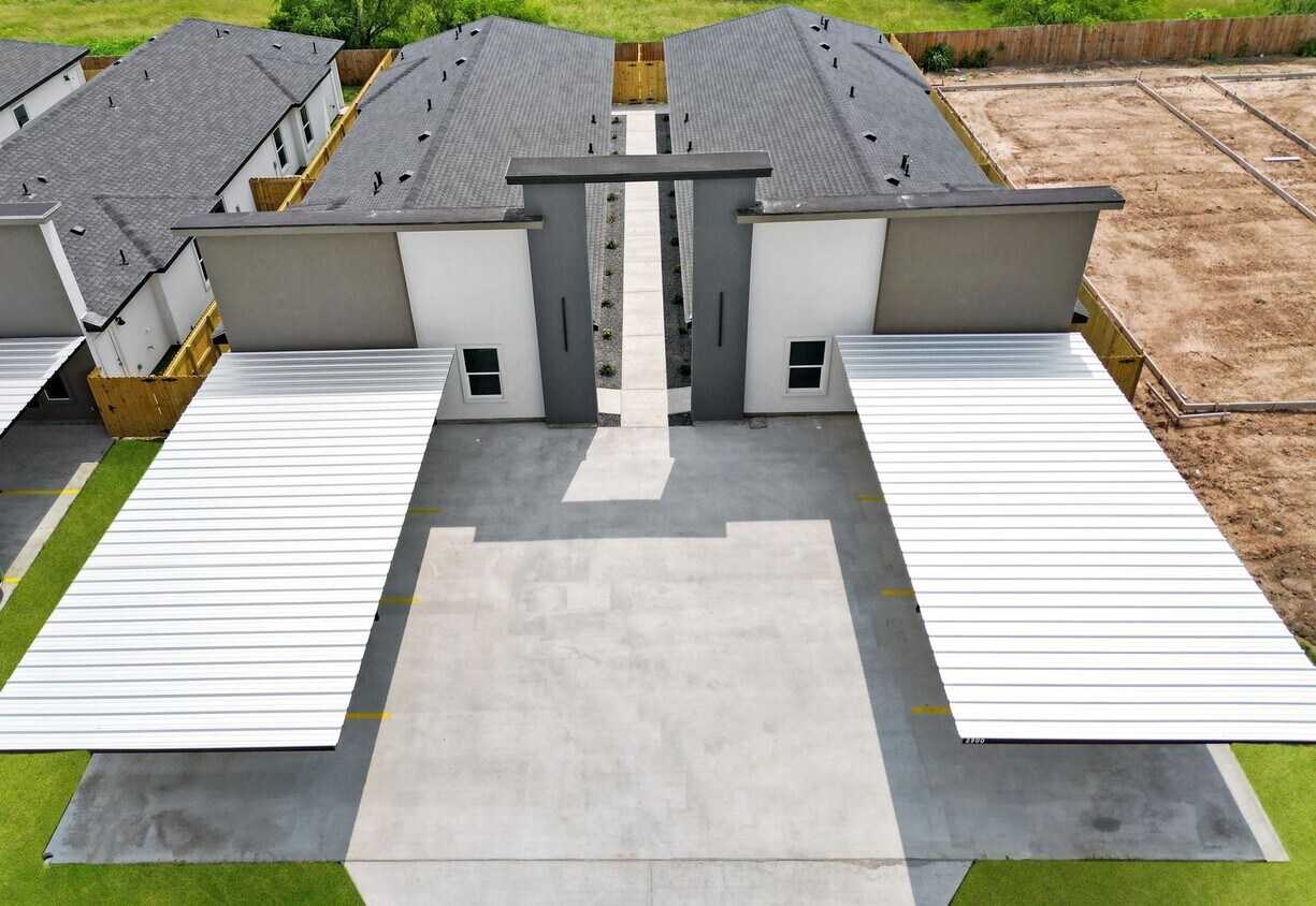 Primary Photo - Brand New! SUPER LOW Move-In Price, Don't ...