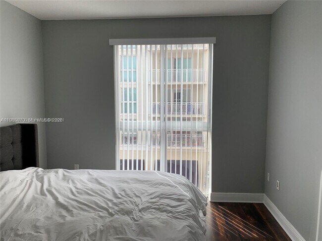 Foto del edificio - 7275 SW 90th St