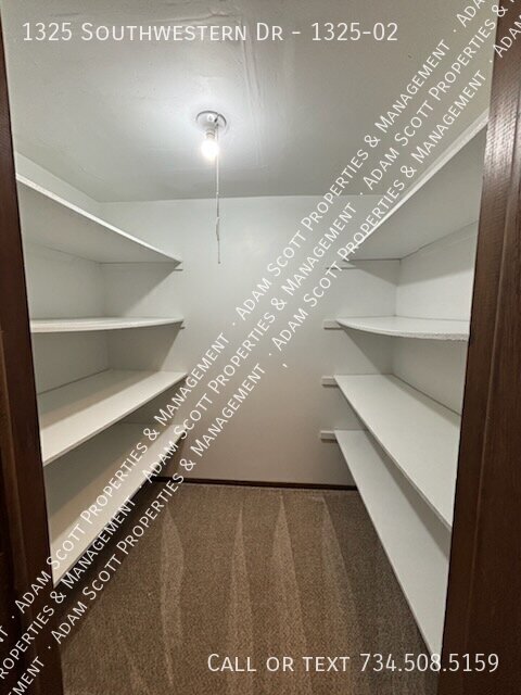 Foto del edificio - 1325 Southwestern Dr