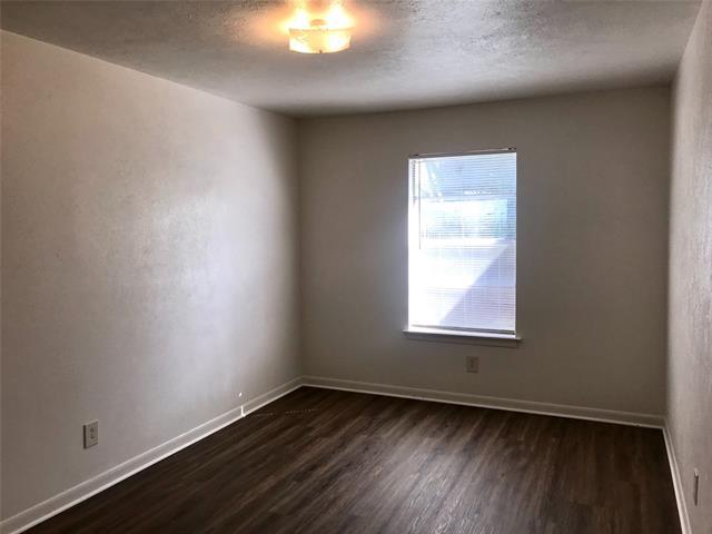 Foto del edificio - 703 Pleasant Manor Ave