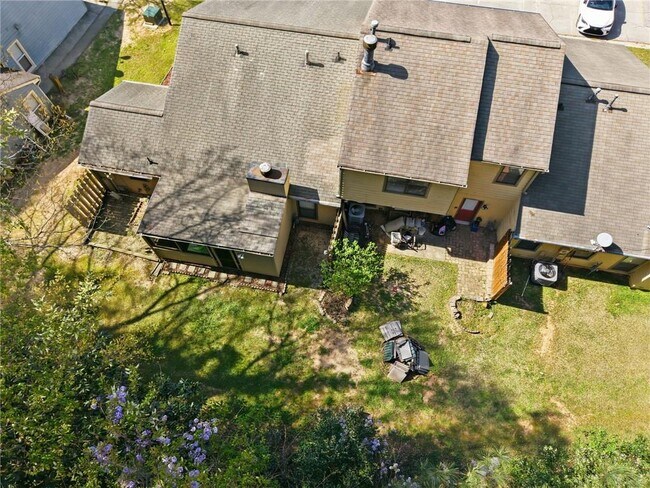 Building Photo - 129 Sandalwood Cir