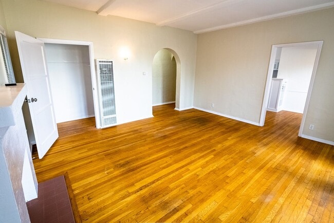 Interior Photo - 147 North Hamilton Drive