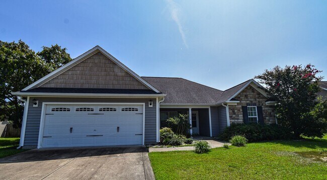 Foto del edificio - Coming Soon! 3 Bedroom 2 Bathroom- Pets Considered