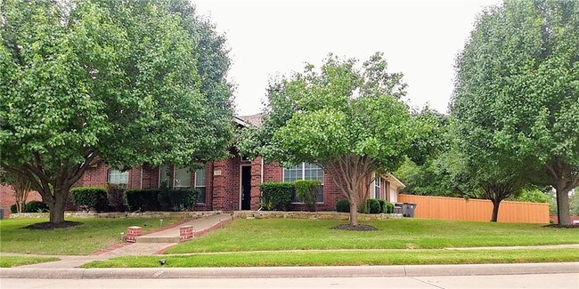 Building Photo - 340 Thomas Dr