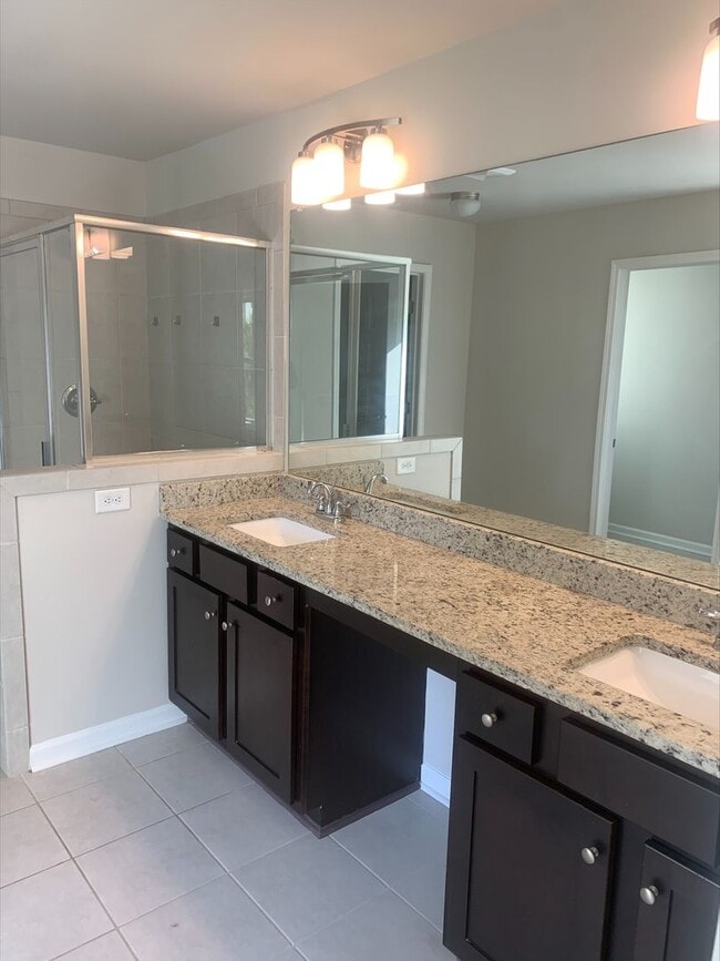 Building Photo - Single Family Home in Lithonia!