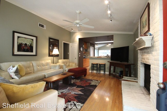 Building Photo - 11902 Broad Oaks Dr