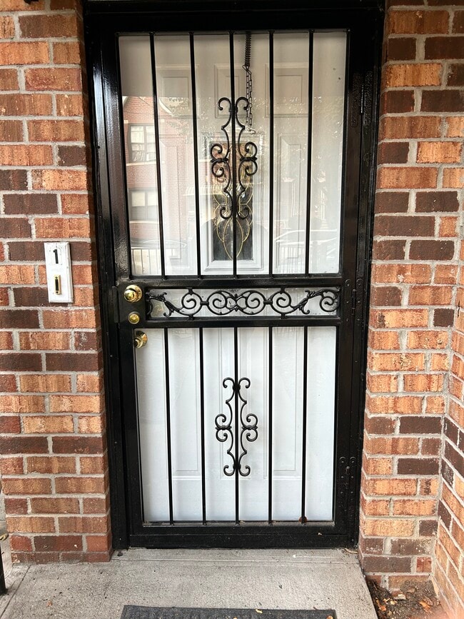 Entrance to Unit - 1919 Mulford Ave