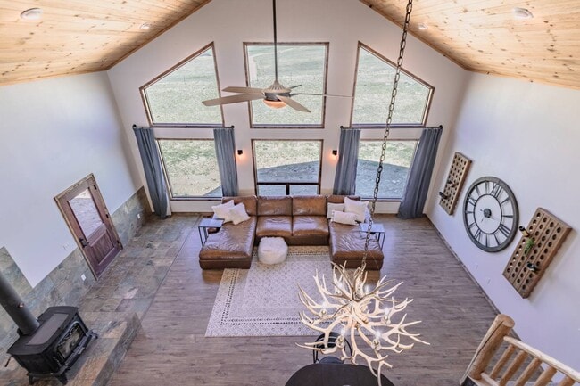 Building Photo - 67 Cowboy Wy