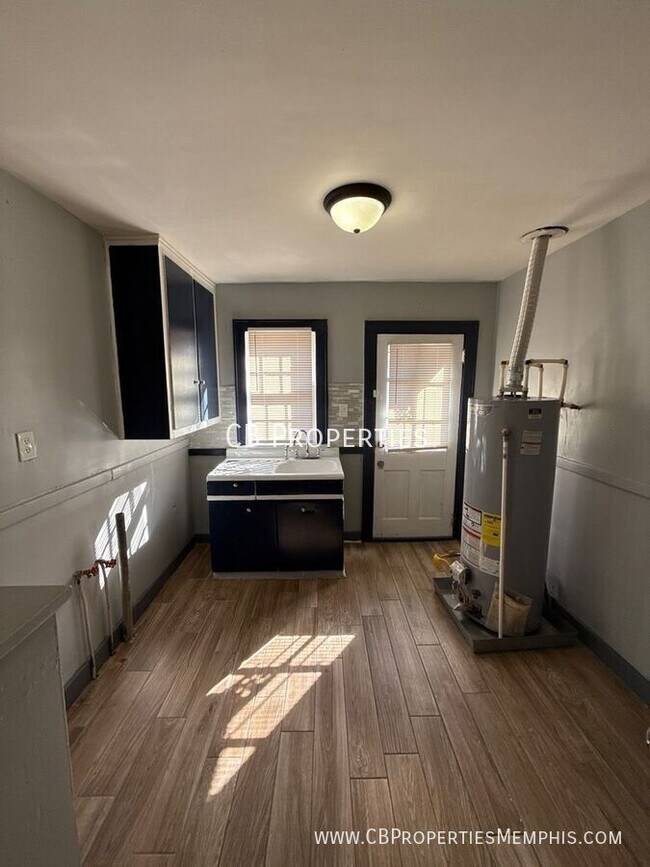 Foto del edificio - 723 Roanoke Ave