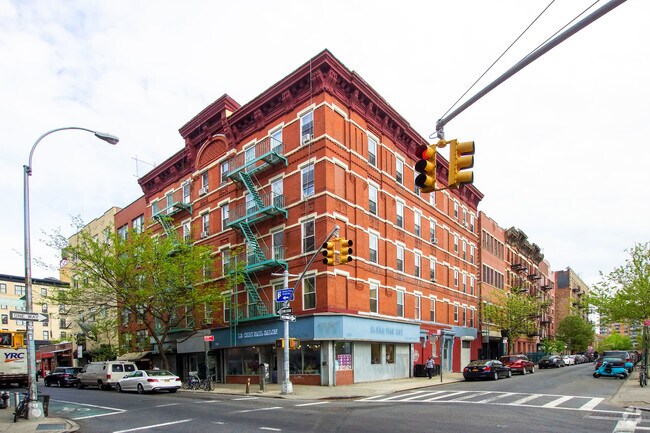 Building Photo - 131 Norfolk St