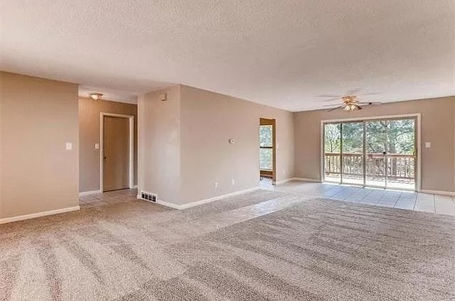 Foto del edificio - 2187 Broadmoor Rd Cir