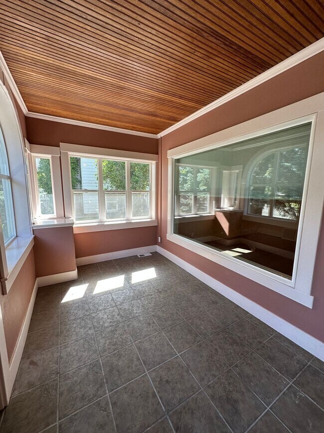 Building Photo - Charming 3 bed 2 bath home in Rexburg, clo...