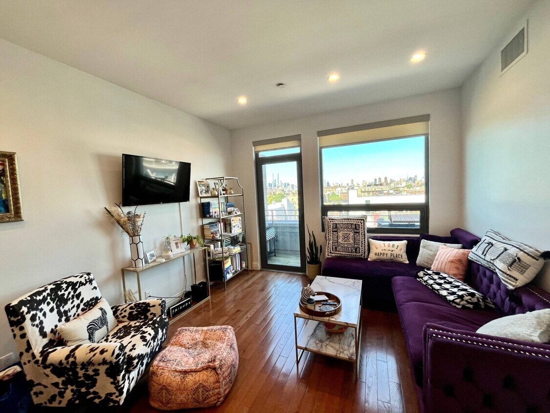 Foto principal - 3203 Steinway St