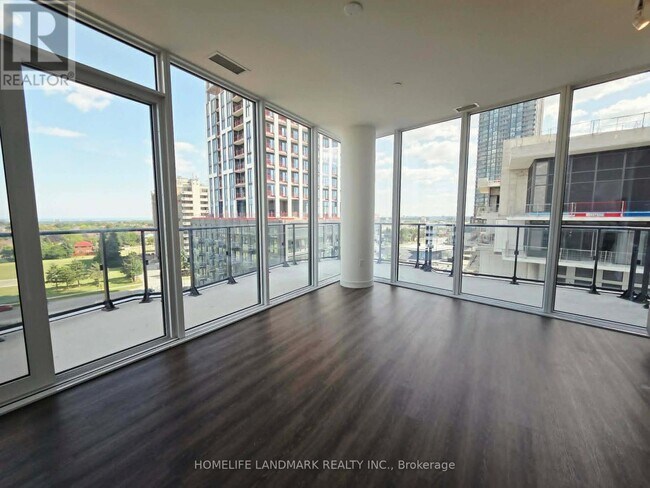 Photo du bâtiment - 448 Burnhamthorpe Rd W