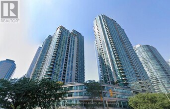 Building Photo - 16 Yonge St