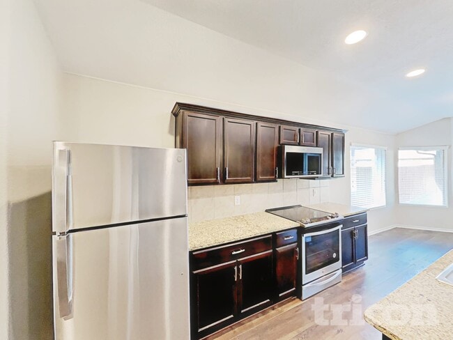 Building Photo - 2716 Gains Mill Dr