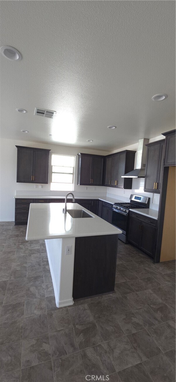 Foto del edificio - 3012 Sawmill Dr