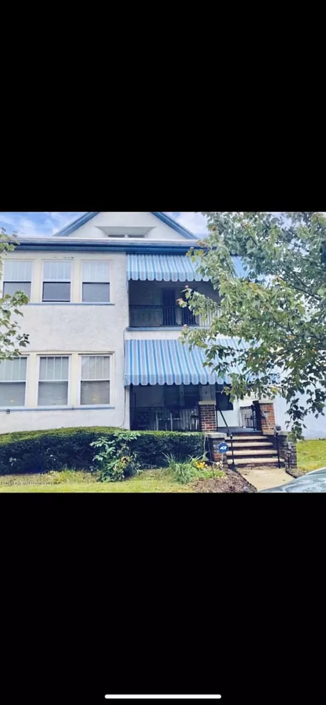 Building Photo - 1723 Vine St