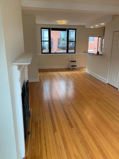 Foto del edificio - 7631 N Eastlake Terrace