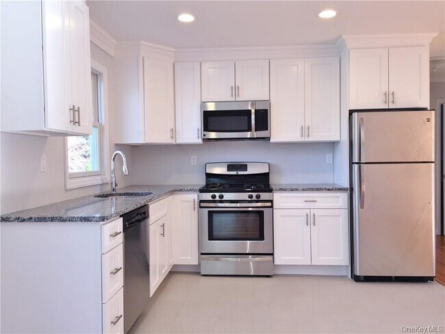 Foto del edificio - 155 Shear Hill Rd