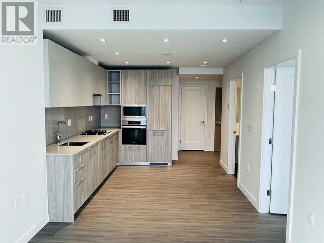 Photo du bâtiment - 6699-6699 Dunblane Ave
